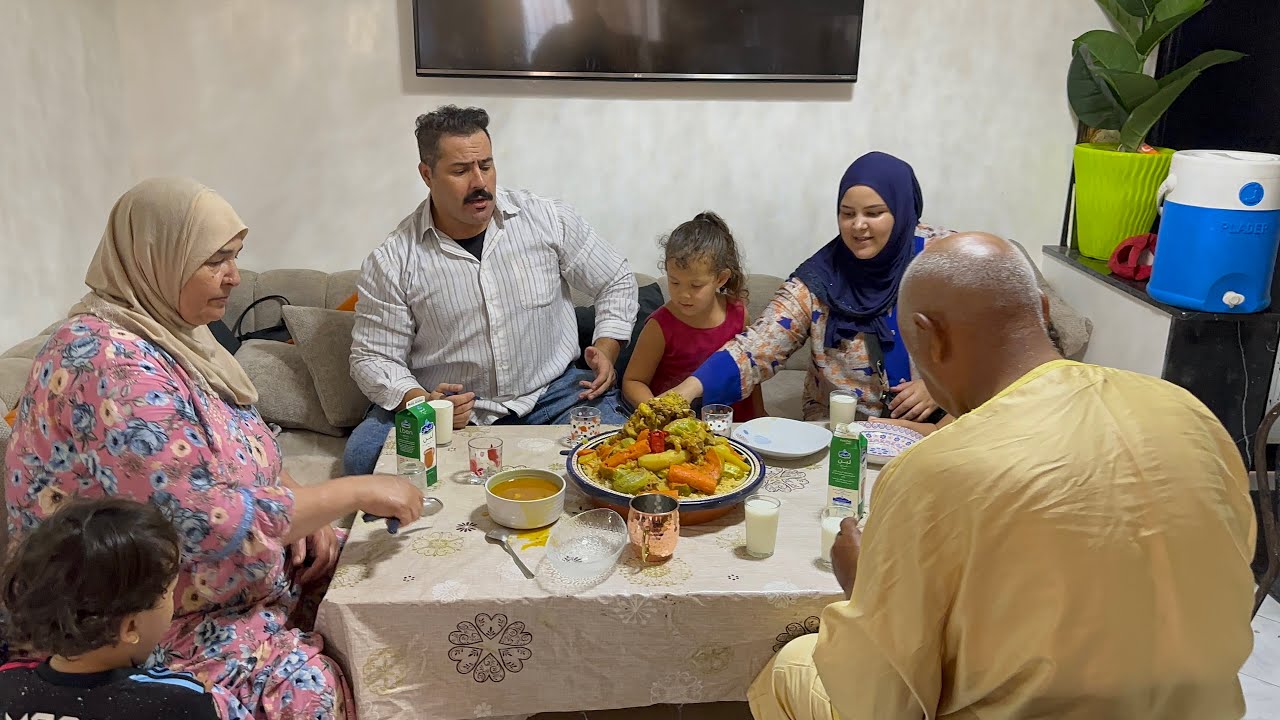 سمية جا وسامية مبغاتش جتمعنا كولشي ايمشي إلى سامية عتيق للأسف😭