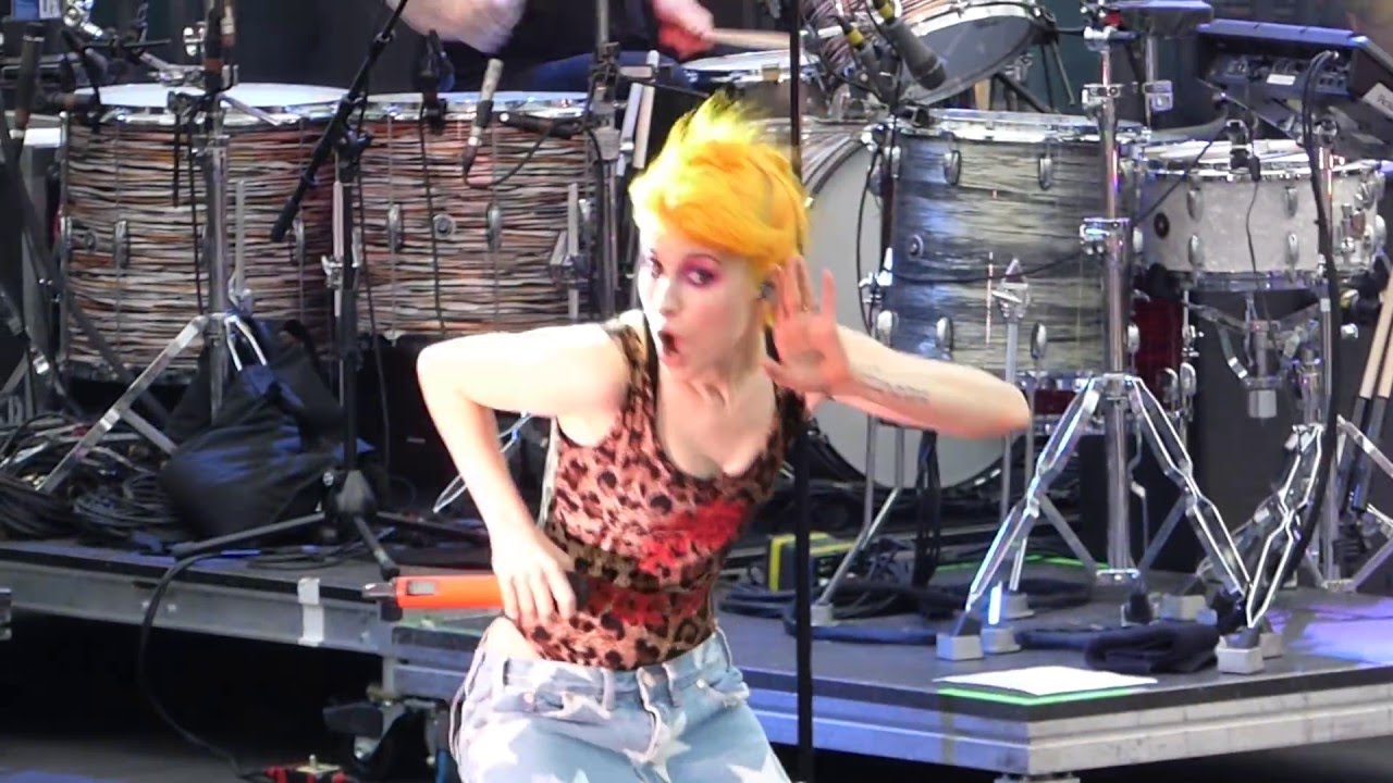 6/17 Paramore - Woah @ (Show #1) Parahoy 3/05/16