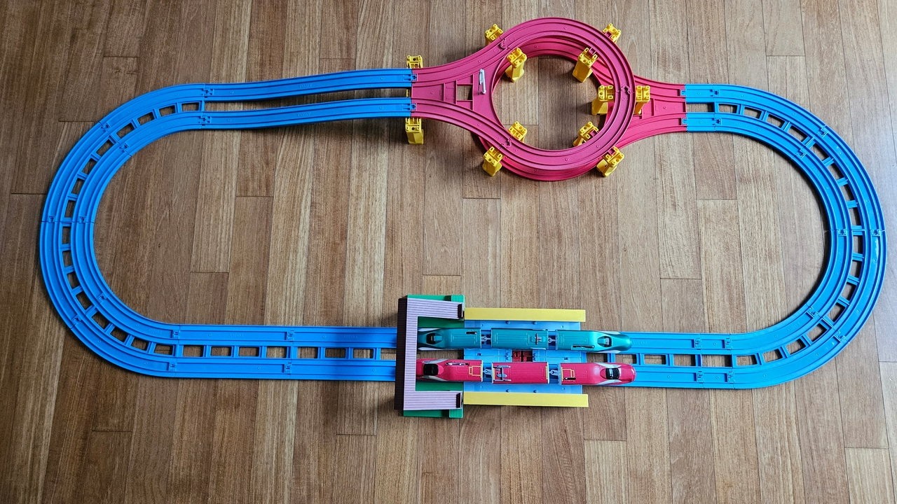 프라레일 (プラレール) 유턴레일 2개 레이아웃 (Uターンレール 2本 レイアウト)