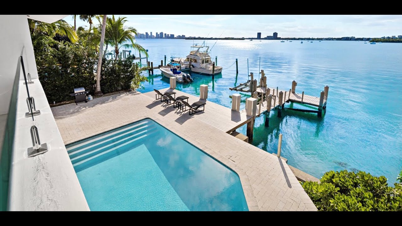 Beautiful Tropical Oasis in North Bay Island | 7720 Miami View Dr.