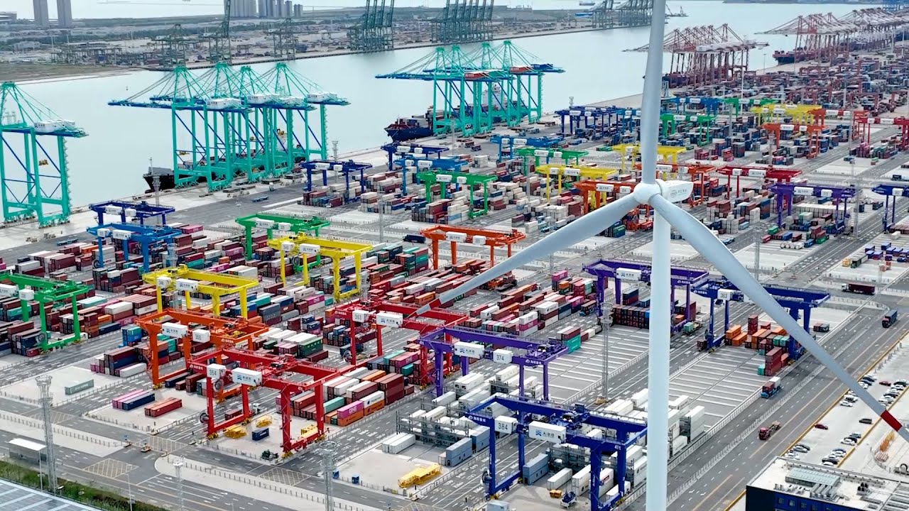 What does green and smart Tianjin Port look like?