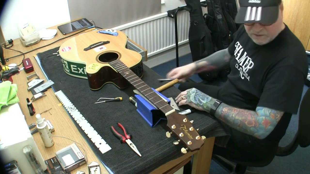 Takamine ESG-45SC setup...