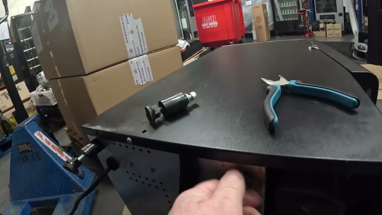 Coffetek Vitro Broken leg replacement