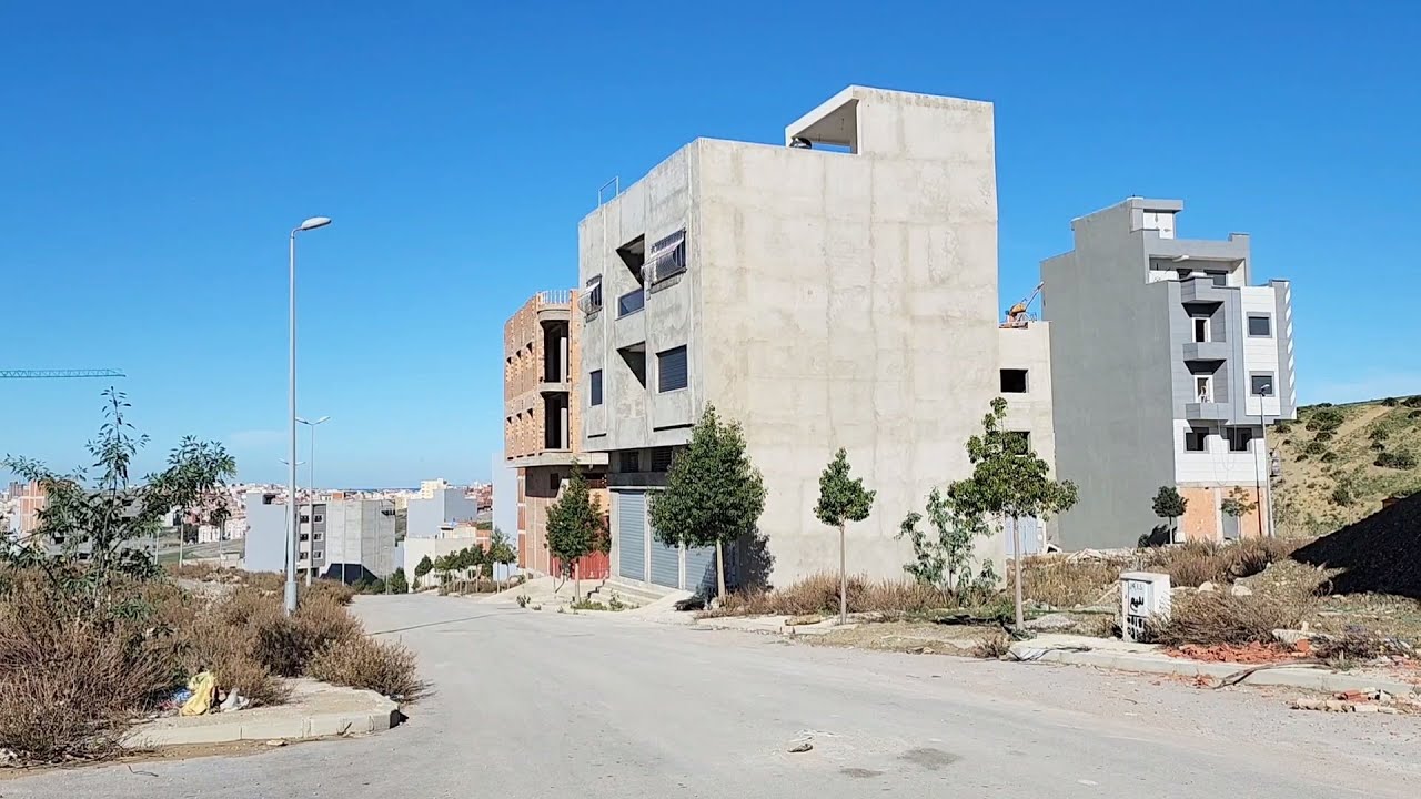 أرض للبيع تجزئة الوحدة طنجة البالية 102 متر الشارع 12 الموقع رائع