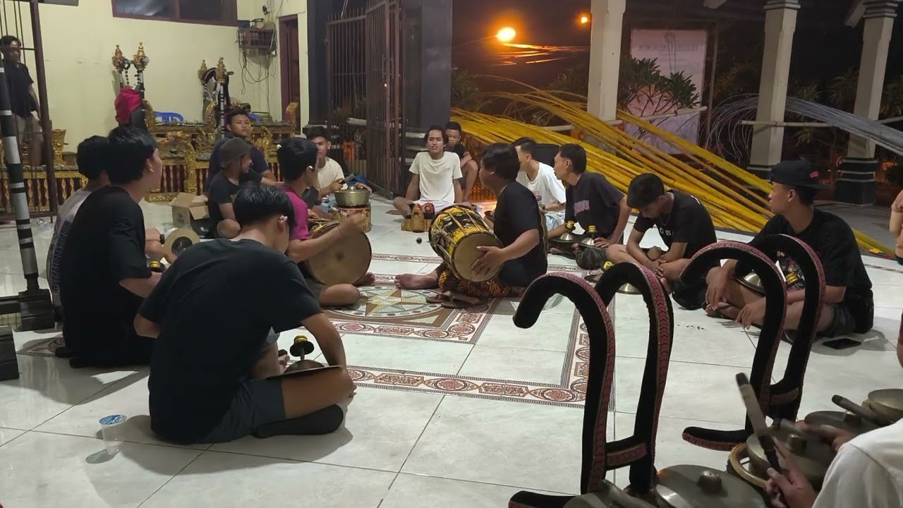 LATIHAN GAMELAN BALEGANJUR ST. BANDHU HITA