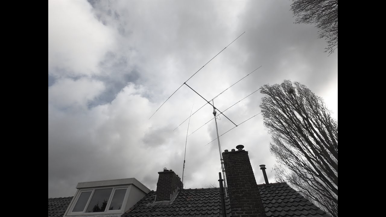 Morning after the storm,Sirio 4 element yagi and the Gainmaster 5/8 wave have survived this time....