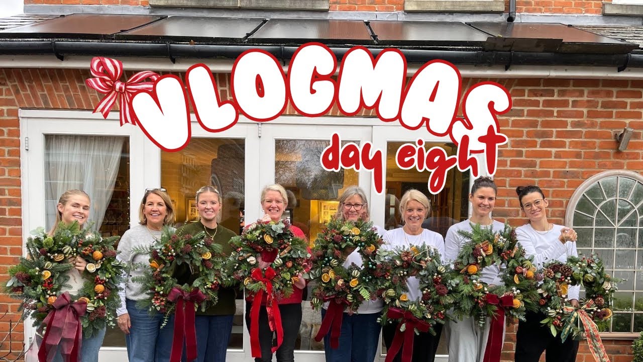 vlogmas day 8 | window art, Christmas wreaths and my mad family
