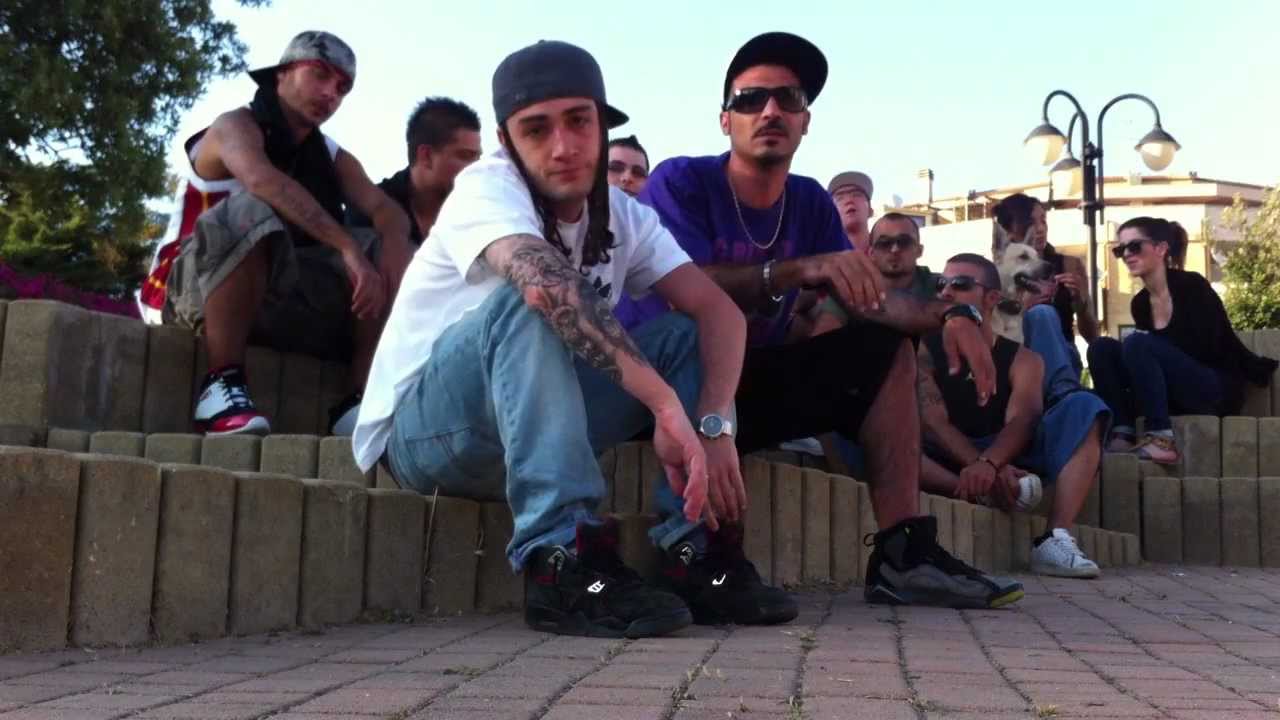 Morto Che Parla - La Parola Magica (Street Video)