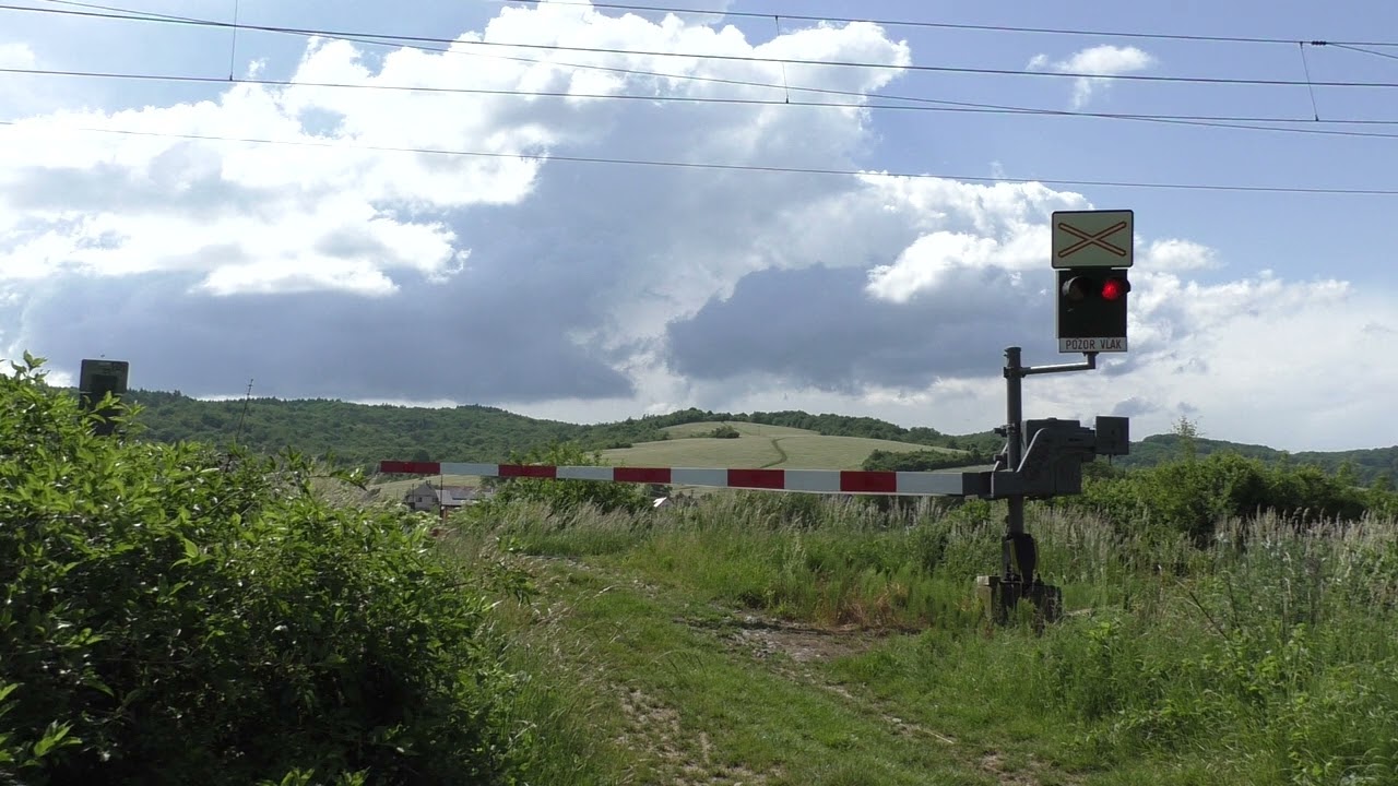 Železniční přejezd Kendice pole