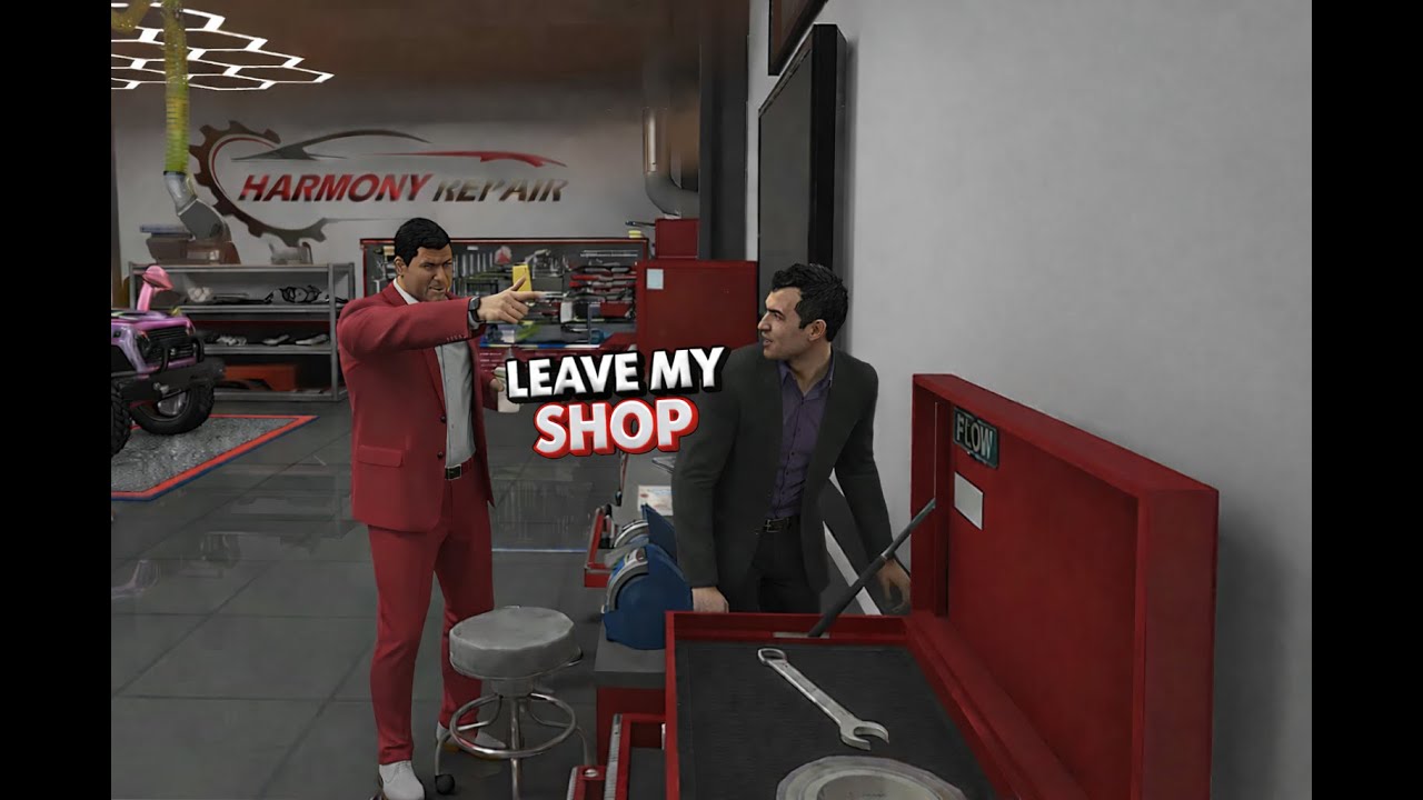 Stealing from a mechanic shop till they kick me out in GTA RP