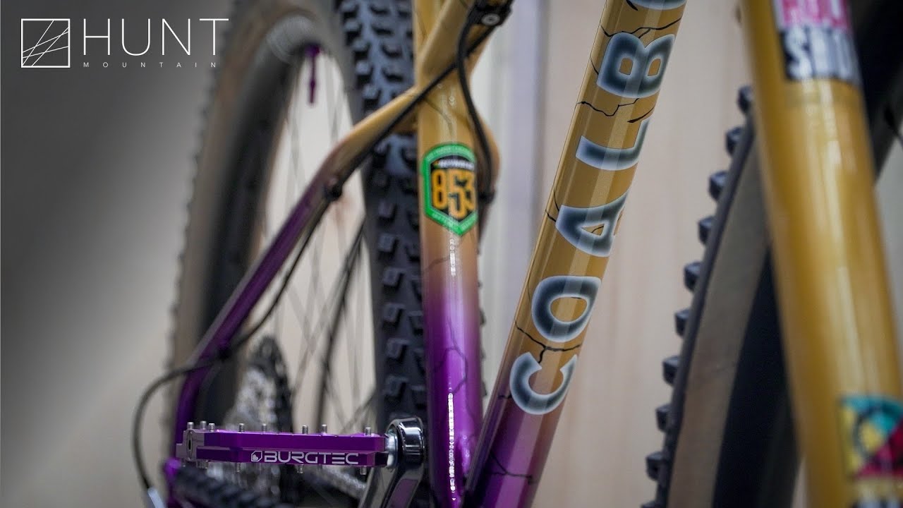Bespoked 2022 - Blackcat Custom Paint | Retro steel and unique Privateer