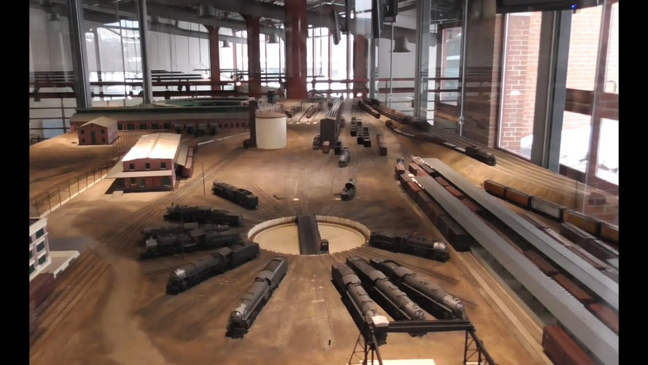 HO scale model layout of Steamtown NHS