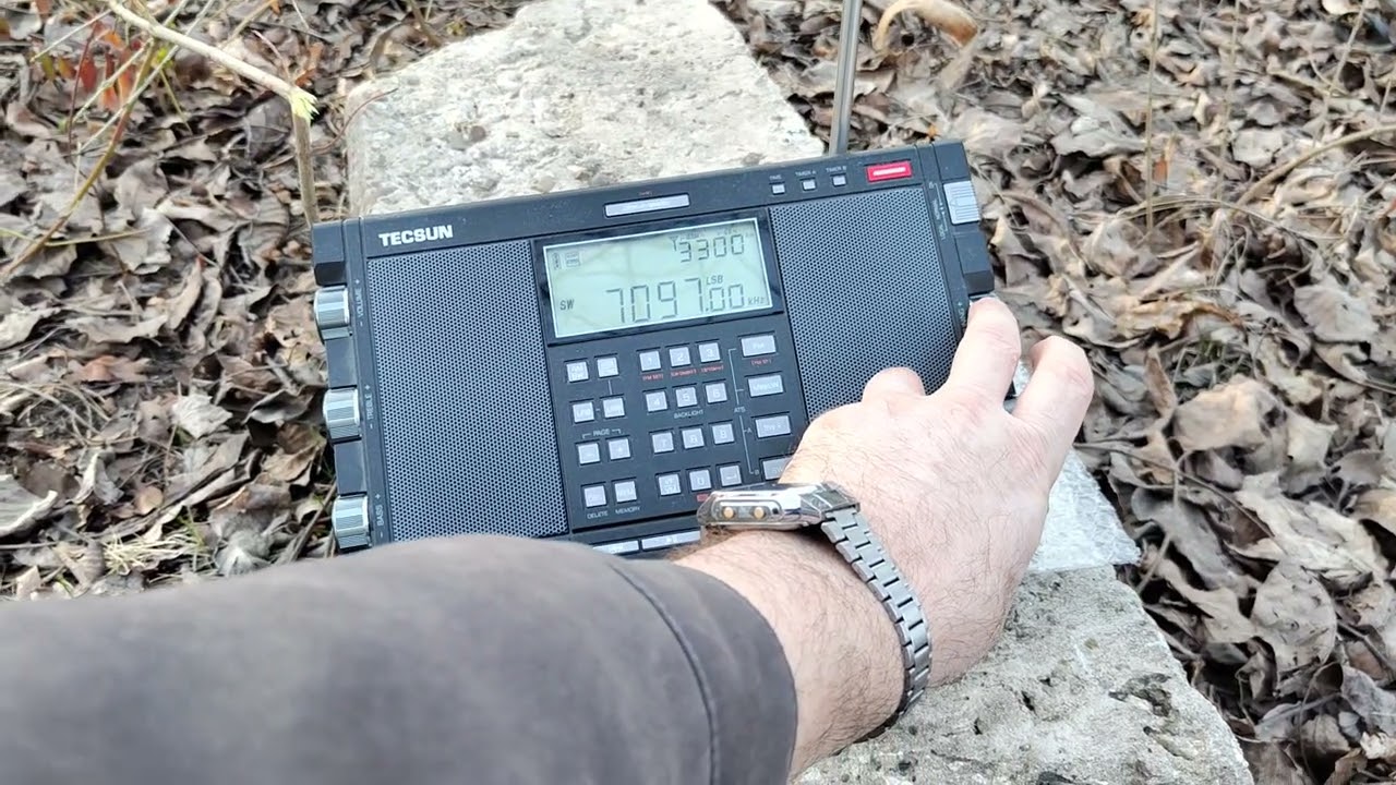   AM. Tecsun H 501. USB SW. MW, LW. Chishinau 16:00.