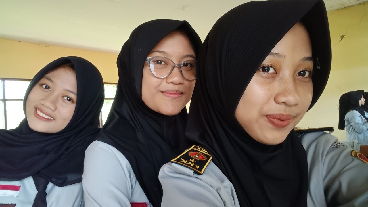 TUGAS PRESENTASI KELOMPOK 1 : SEJARAH KELAHIRAN AI (KKA) 