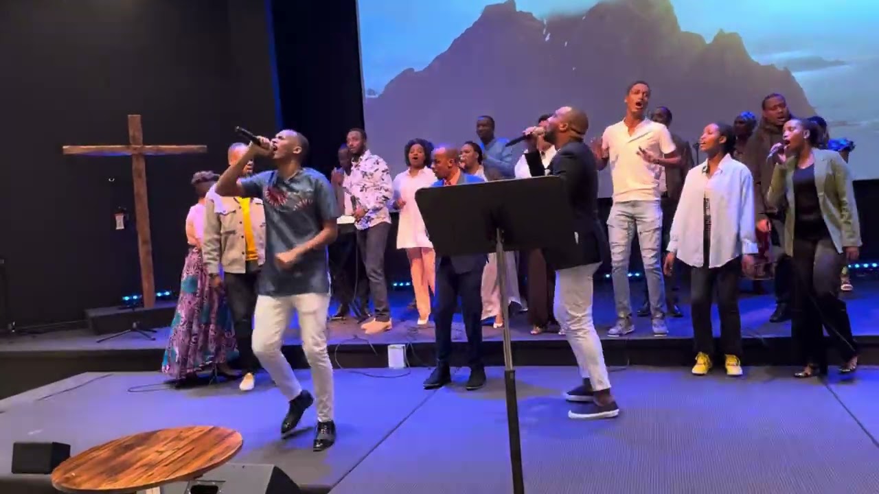 🇨🇩🇨🇦Numukozi wumuhanga yesu arakora /umukunga🔥🙏🔥💪🇨🇩🇨🇦