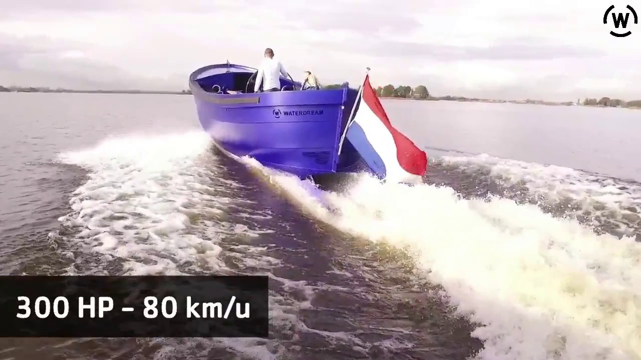 Watersking behind the fastest Waterdream 