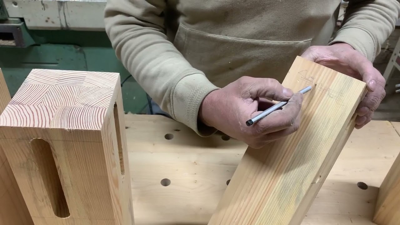 Ідеальне вирівнювання  торцевих видимих елементів меблів.