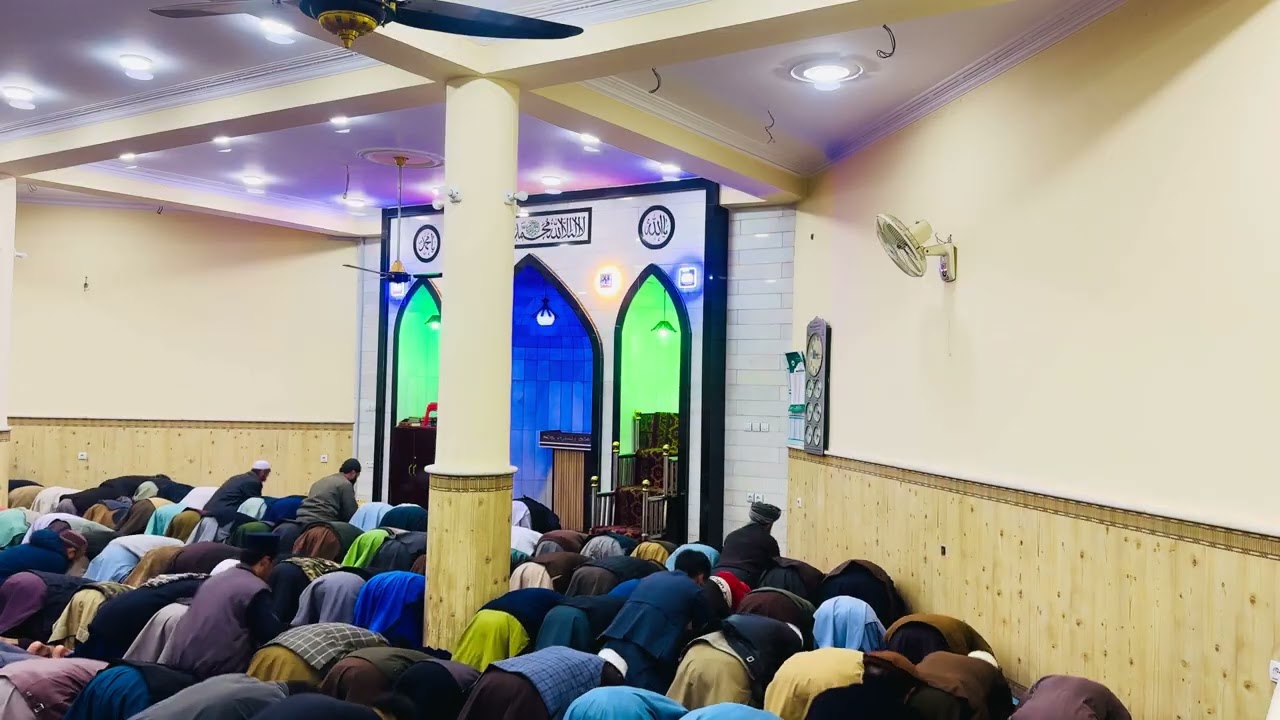 جریان نماز تراویح مسجد بالا قلعه عاشقان و عارفان قاری مقتدر ۱۴ ساله