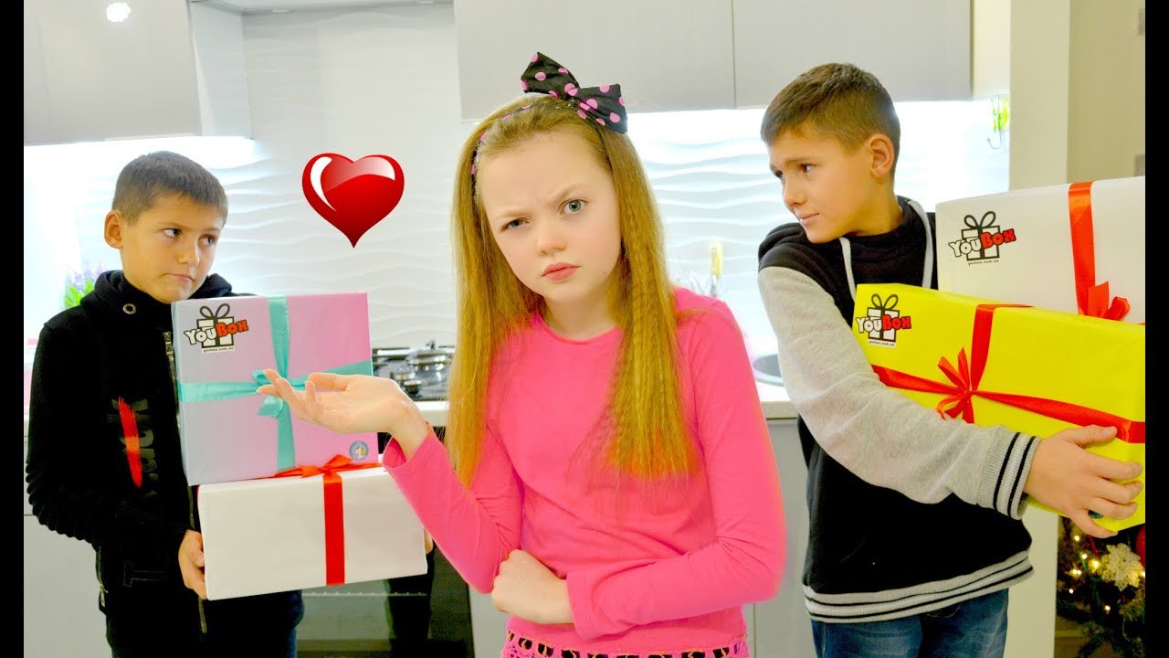 Диана будет ВСТРЕЧАТЬСЯ С ДЕНИСОМ ! Сюрпризы от YouBox ! Что в коробках ?