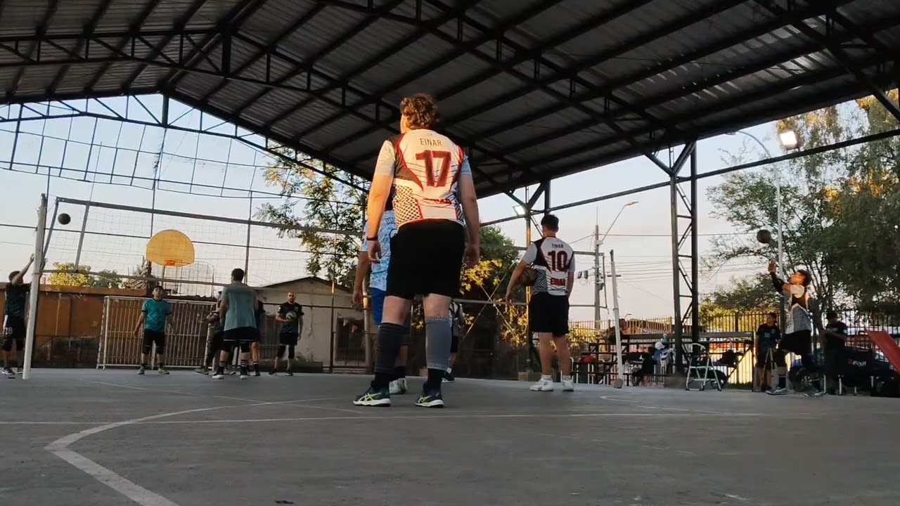AMISTOSO Einar VS Rebeldes 