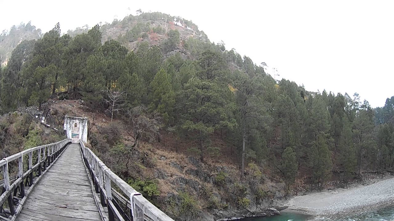 A bridge walk on the Tons River