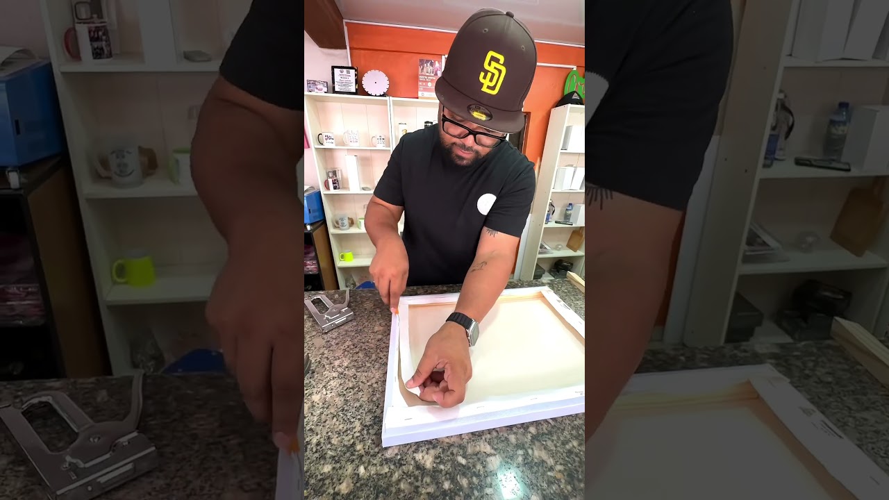 Proceso para enmarcar una impresi&oacute;n canvas en bastidor
