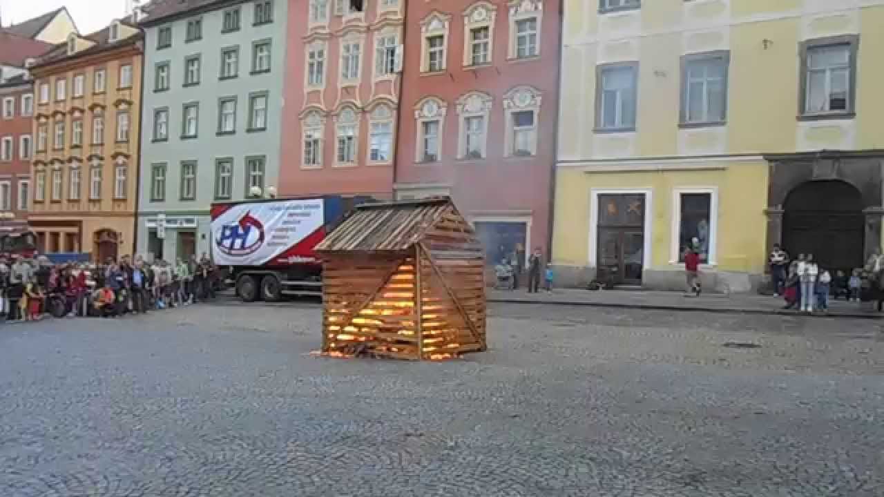 Hašení domečku SDH Cheb-Háje