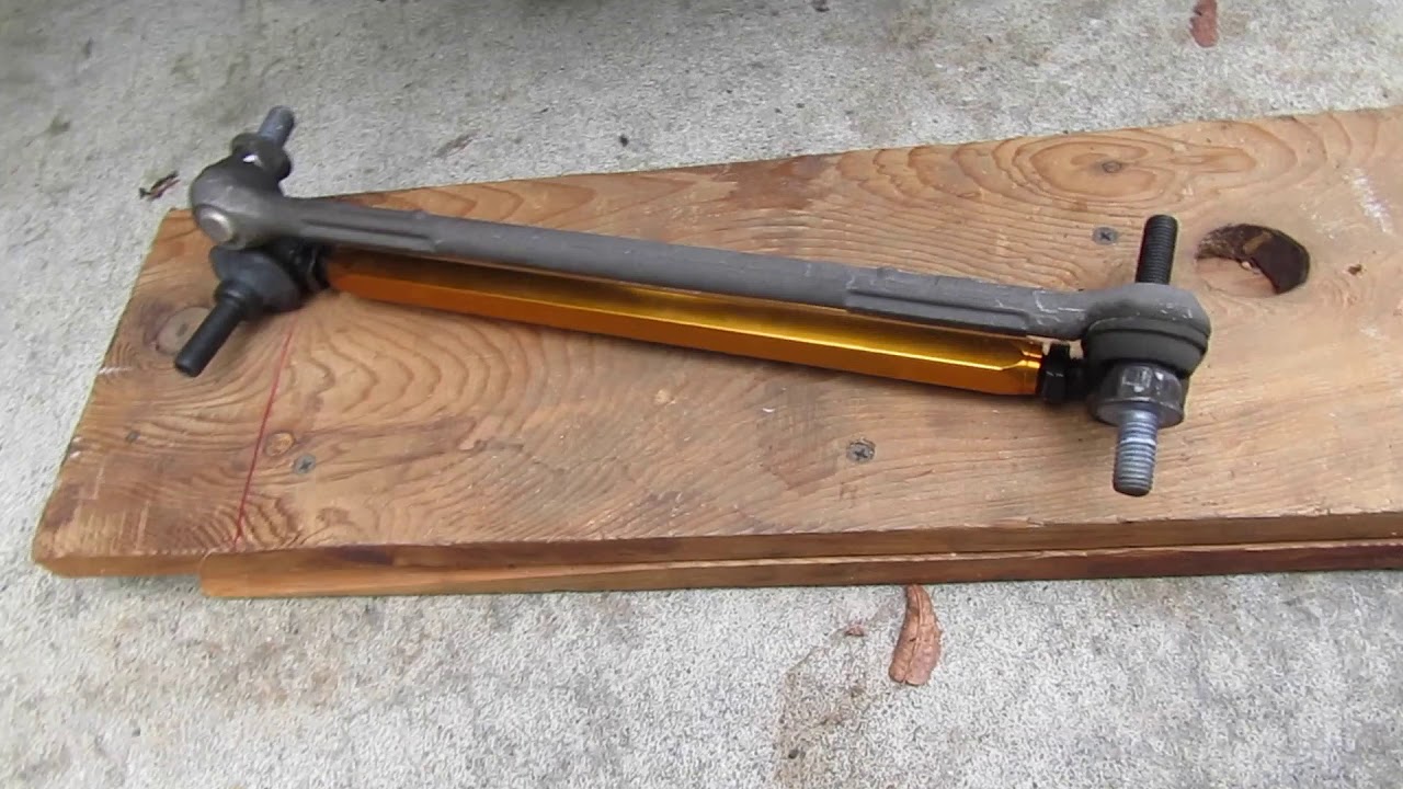 135i gets new Whiteline Endlinks