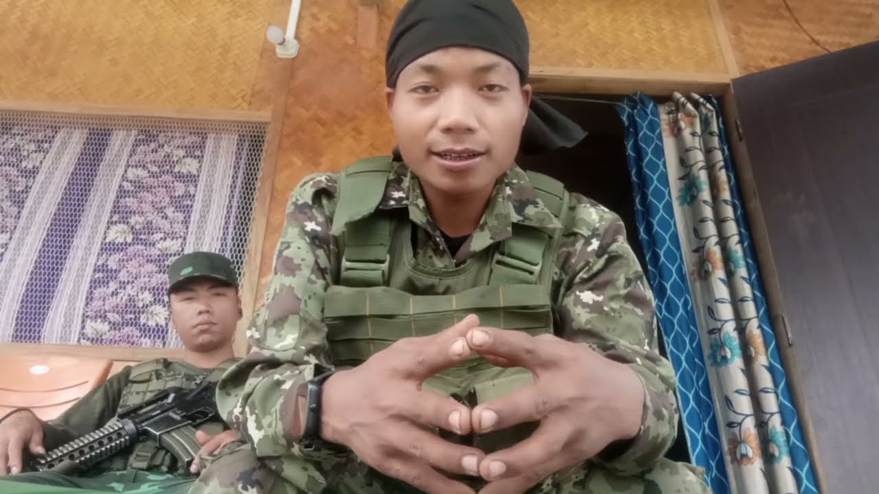 Salute or question? Direct conversation with a high-ranking officer! (Don't miss it)