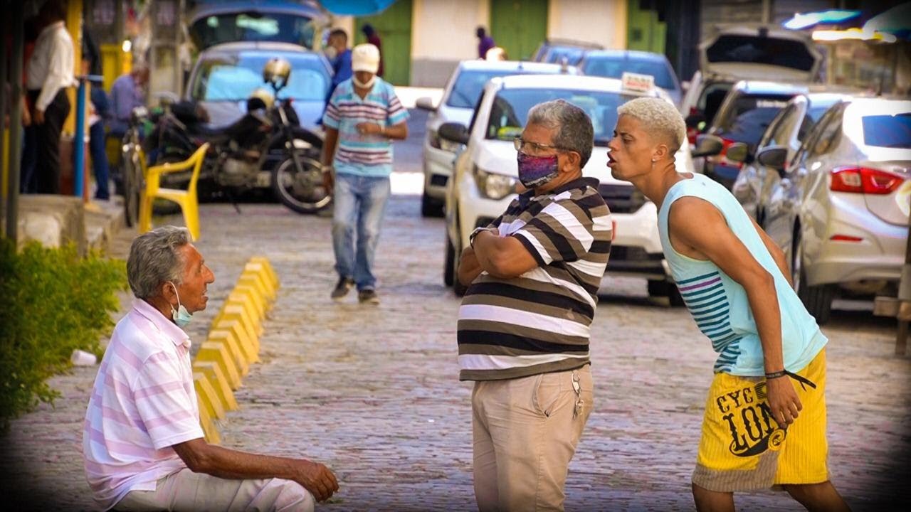 GEMEND0 NO OUVIDO DE ESTRANHOS  - PEGADINHA