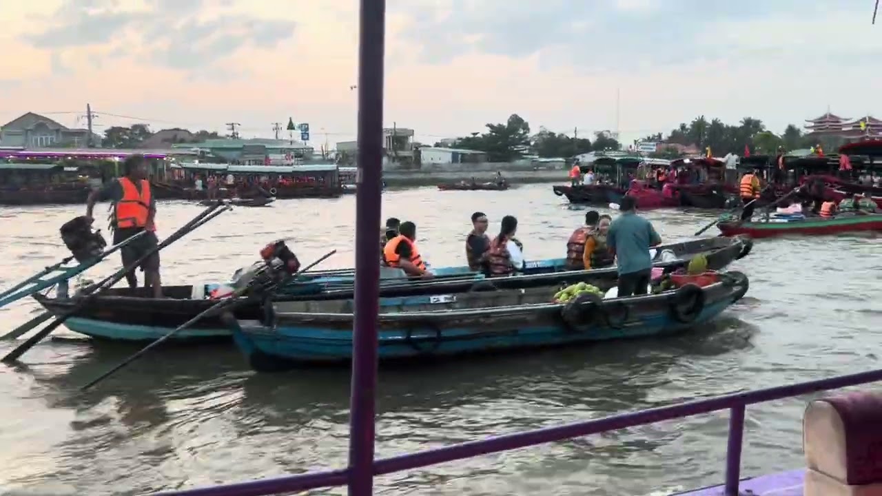 Chợ trên sông cái răng can thơ