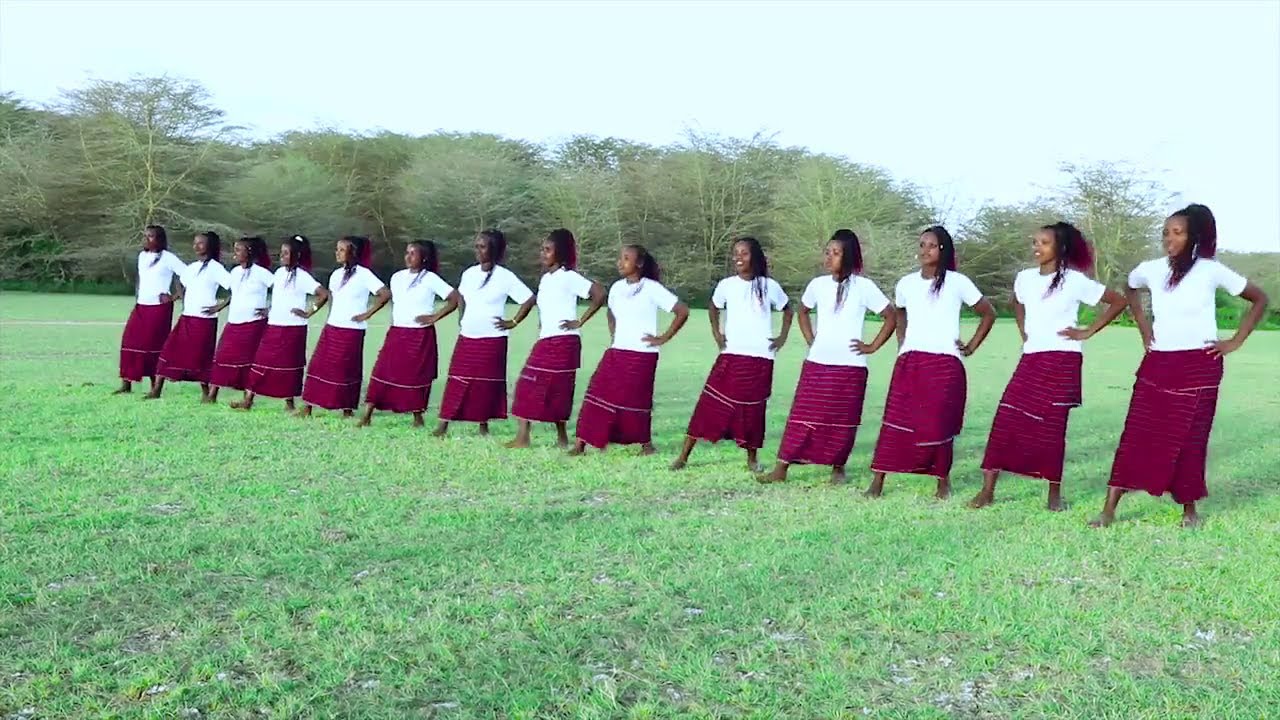 NURU CHOIR - Mtaa wa G. Lambo KKKT KARATU MJINI - MUITE MUNGU