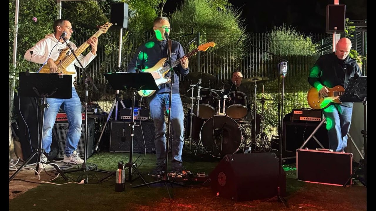 12  4Bidden  Red Hot Chili Peppers Cover  aeroplane Live