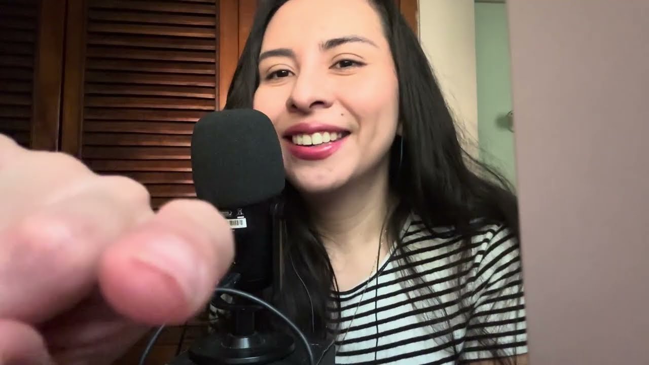 ASMR, Un poco de soft spoken ☺️ lluvia y truenos suaves ☔️. Gabi asmr