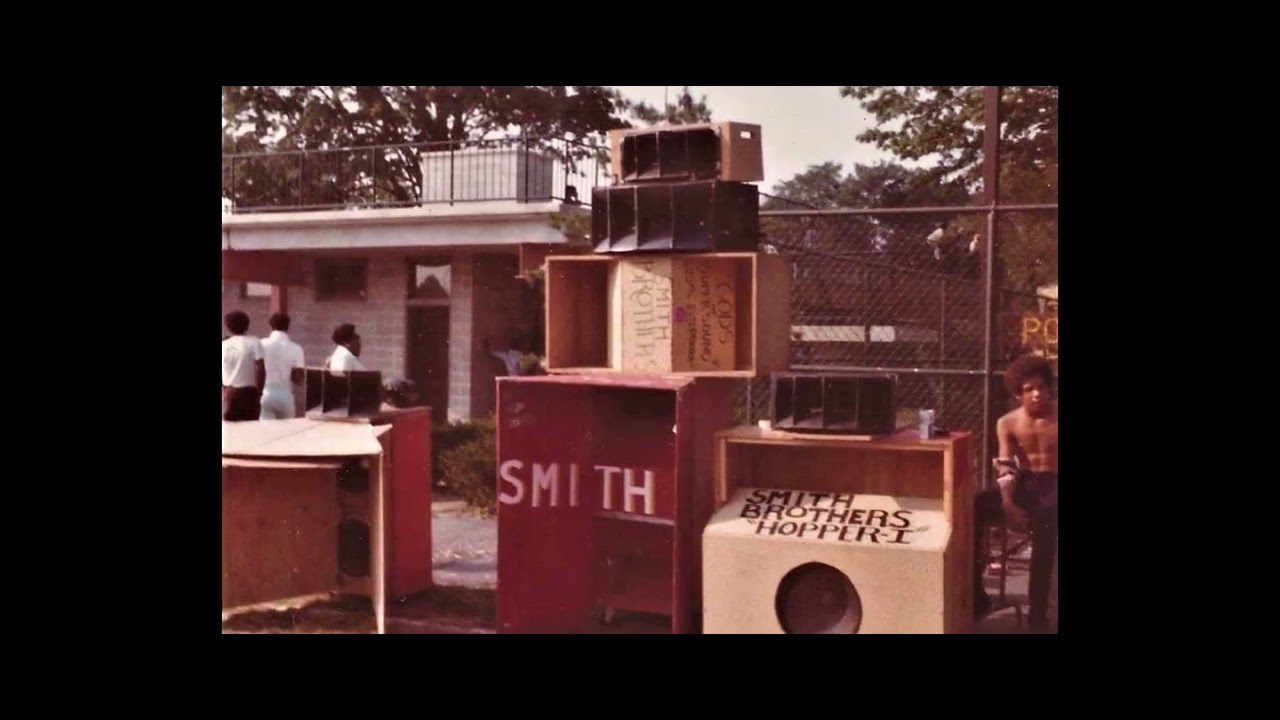 THE SMITH BROTHERS TRIBUTE POWER MOBILE 70s DJS.