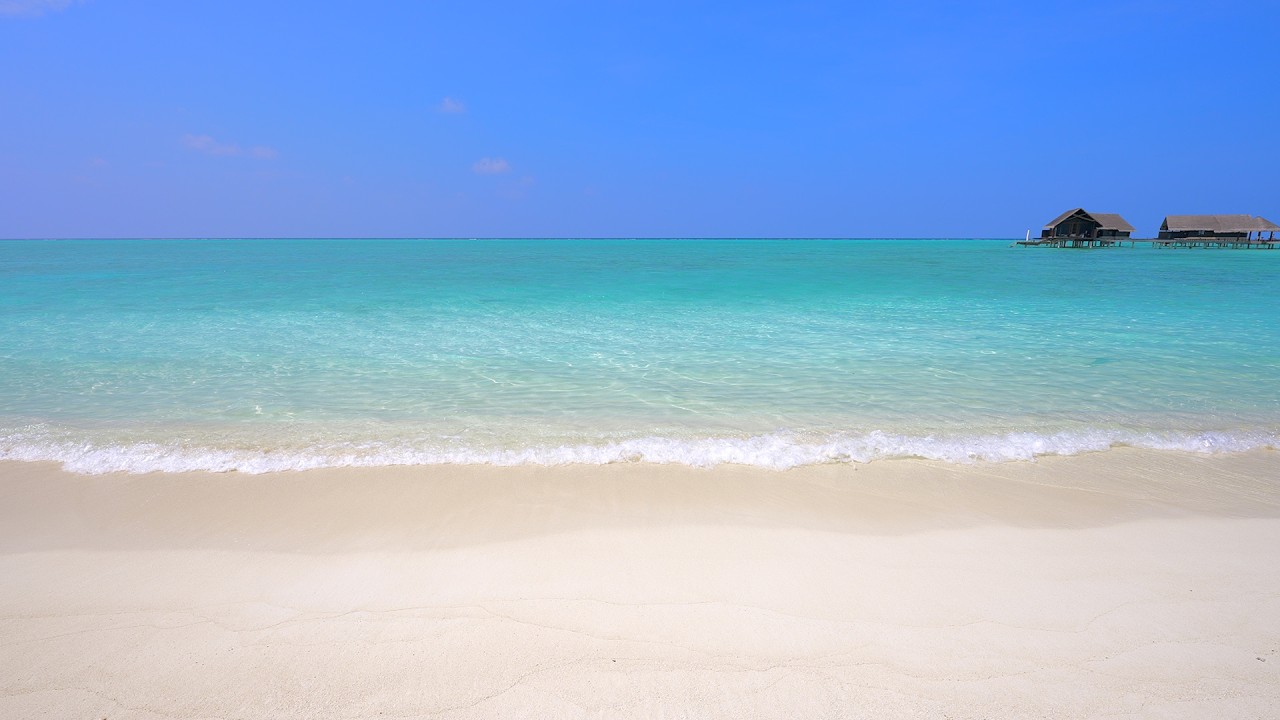 🏝 Ocean Sounds For Deep Sleeping With Rolling Waves. Maldives Beach & Gentle Ocean Waves 4K