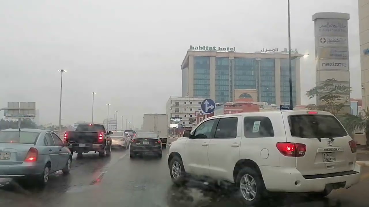 OVERNIGHT RAINY WEATHER IN DAMMAM KHOBAR
