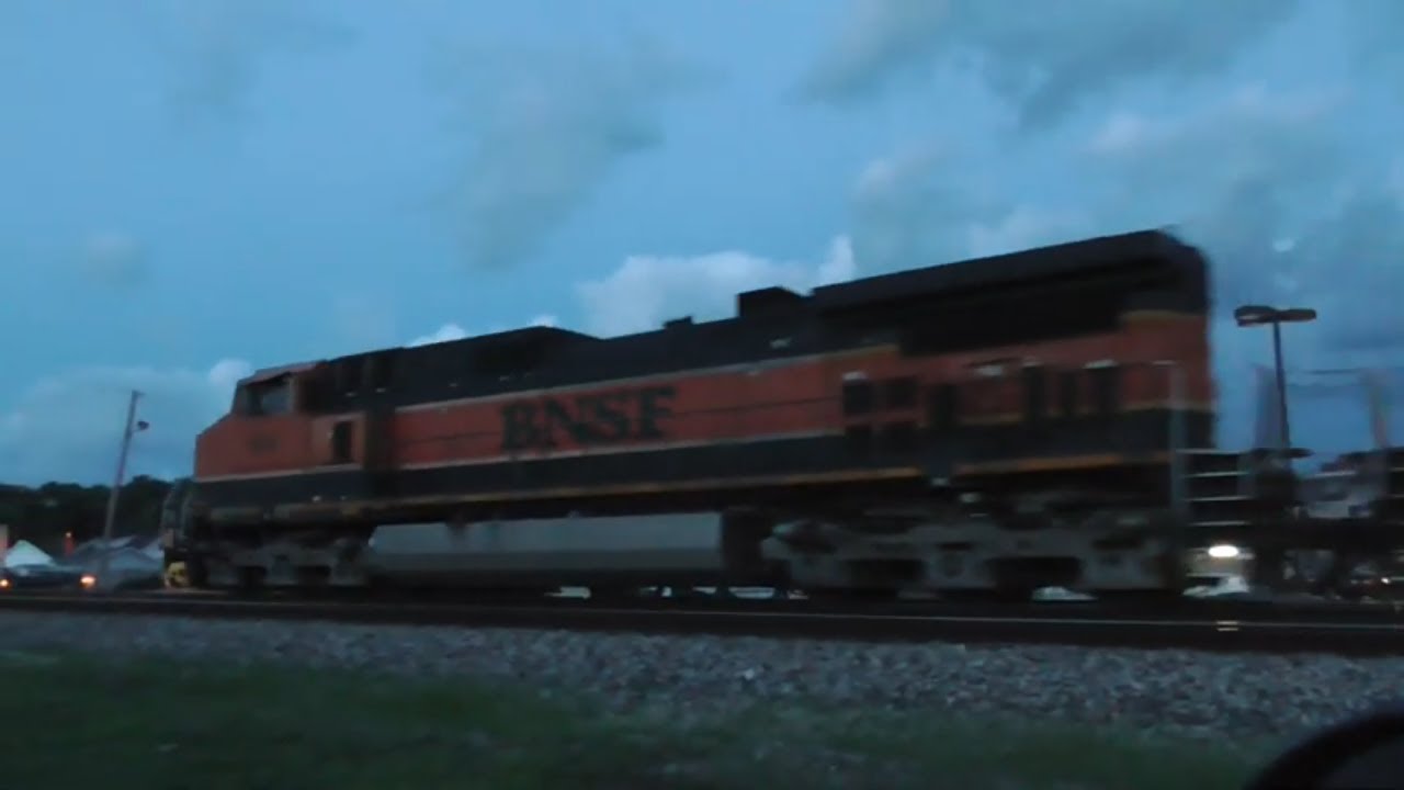 H1 BNSF 1033 Meets BNSF 8778 in Coal City, IL 7/20/19