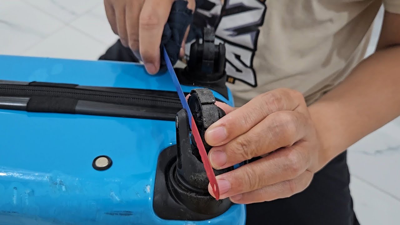 Cara mengganti roda koper dengan cepat dan murah