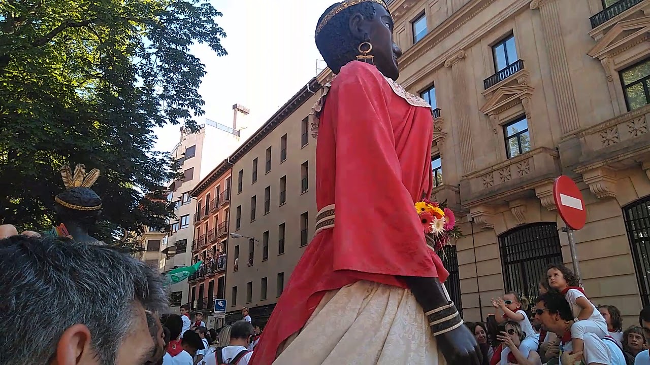 Gigantes de Pamplona pasacalles de Braulia 6 de julio 2018