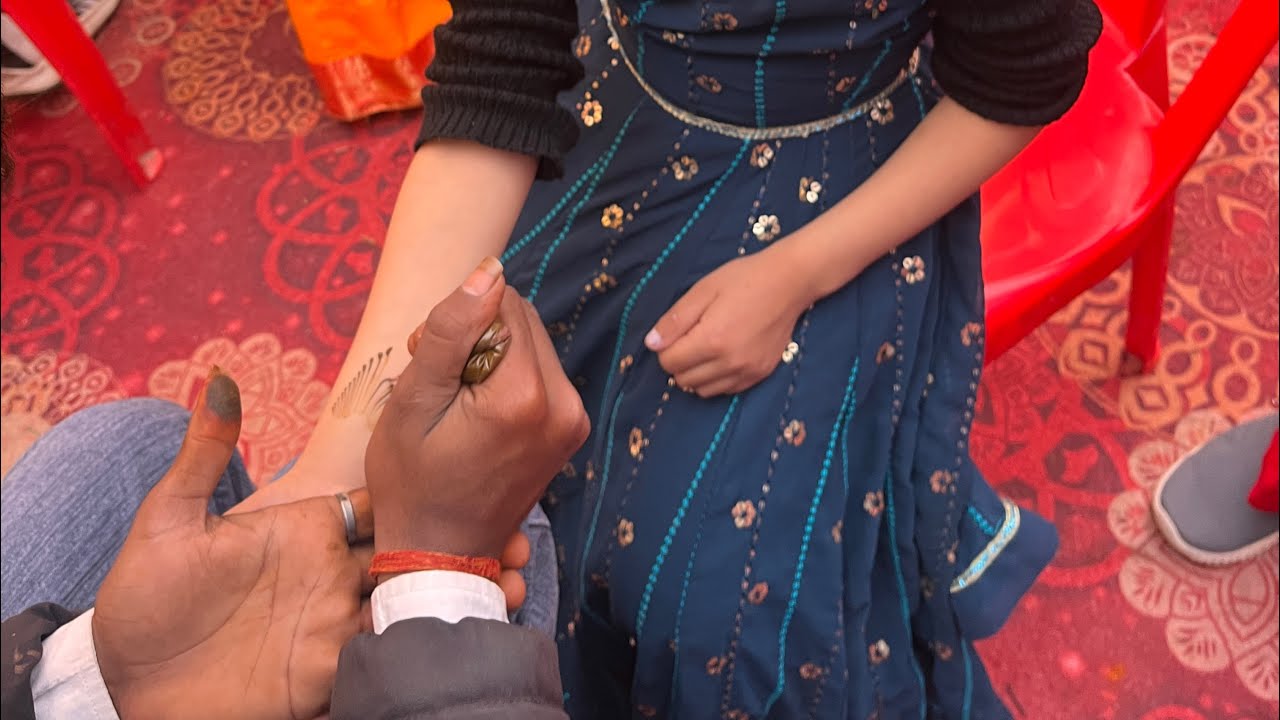 हल्दी के पीले रंग के साथ, शुरू हुआ खुशियों का ये नया सफर।
