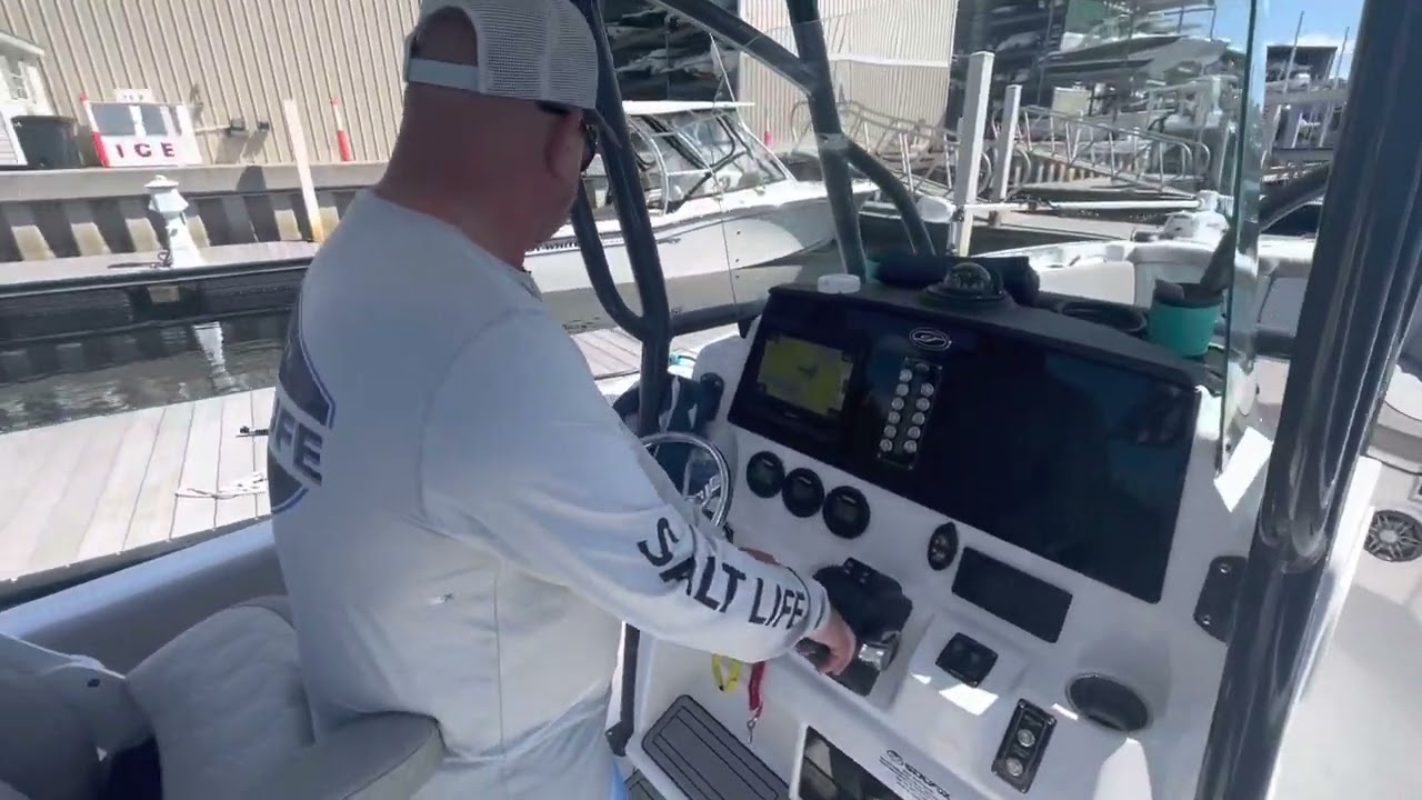 Docking 268 Seafox Commader during training class