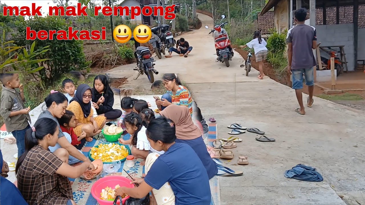 Kemeriahan emak emak syukuran rujakan dijalan srettt pren‼️