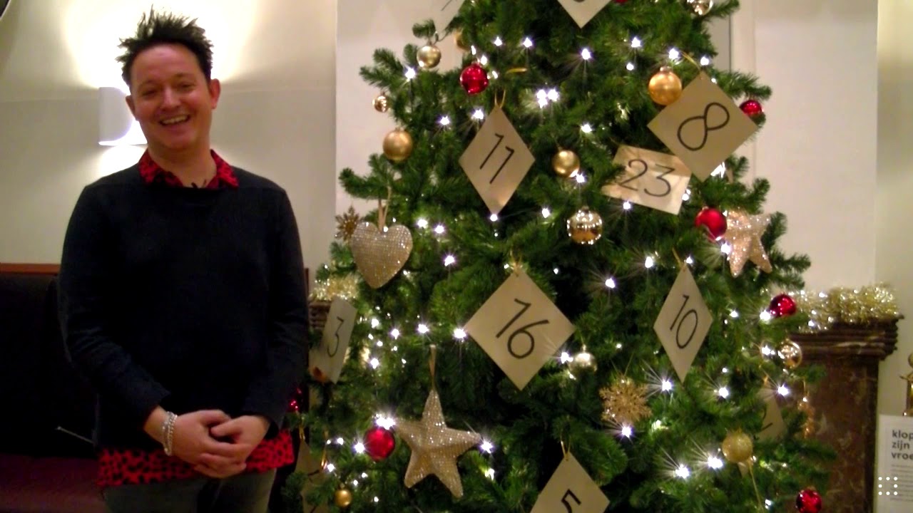IS ACTEUR ROP VERHEIJEN GOED IN SURPRISES MAKEN? | Advent On Stage #3
