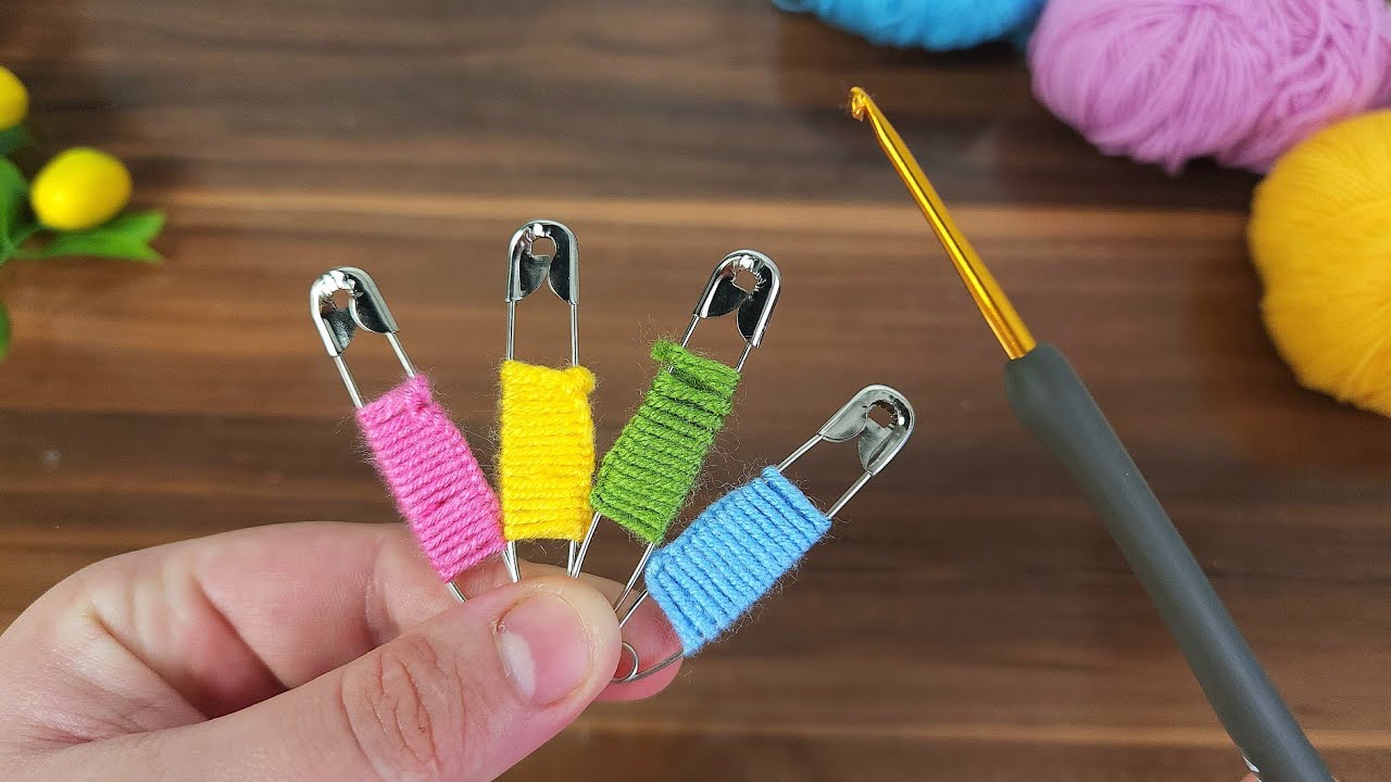 Wow!😱 I made 100 in one day and I sold them all💰Very Easy Crochet Idea with Safety Pin🧷🧷 Gift idea