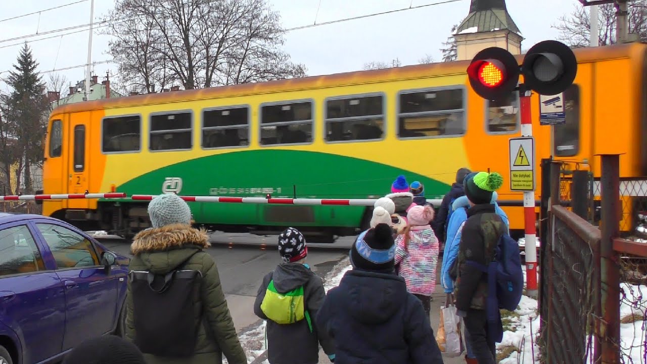[4K] Przejazd kolejowy, Cieszyn ul. Zamkowa | Polish railroad crossing