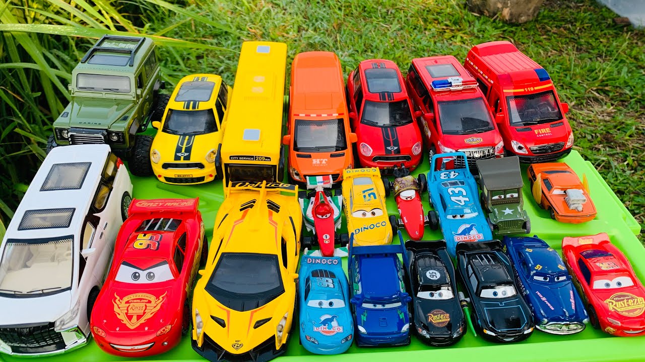 Mobil Ferrari, Offroad, MiniCopper, Ambulance, Police, Team Mcqueen X Toys #699654