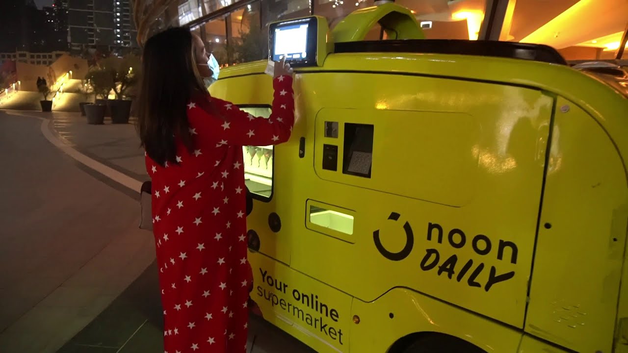 |Mobile Vending Machine|Driverless Noon Machine| #roboticvendingmachine #amazingdubai #noonmachine