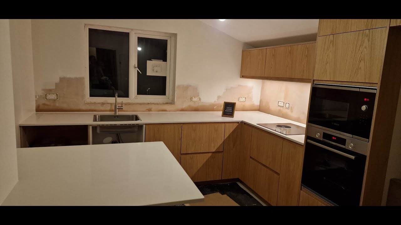 CRL Quartz Polar White, was installed in the Kitchen By @londonkitchenworktops