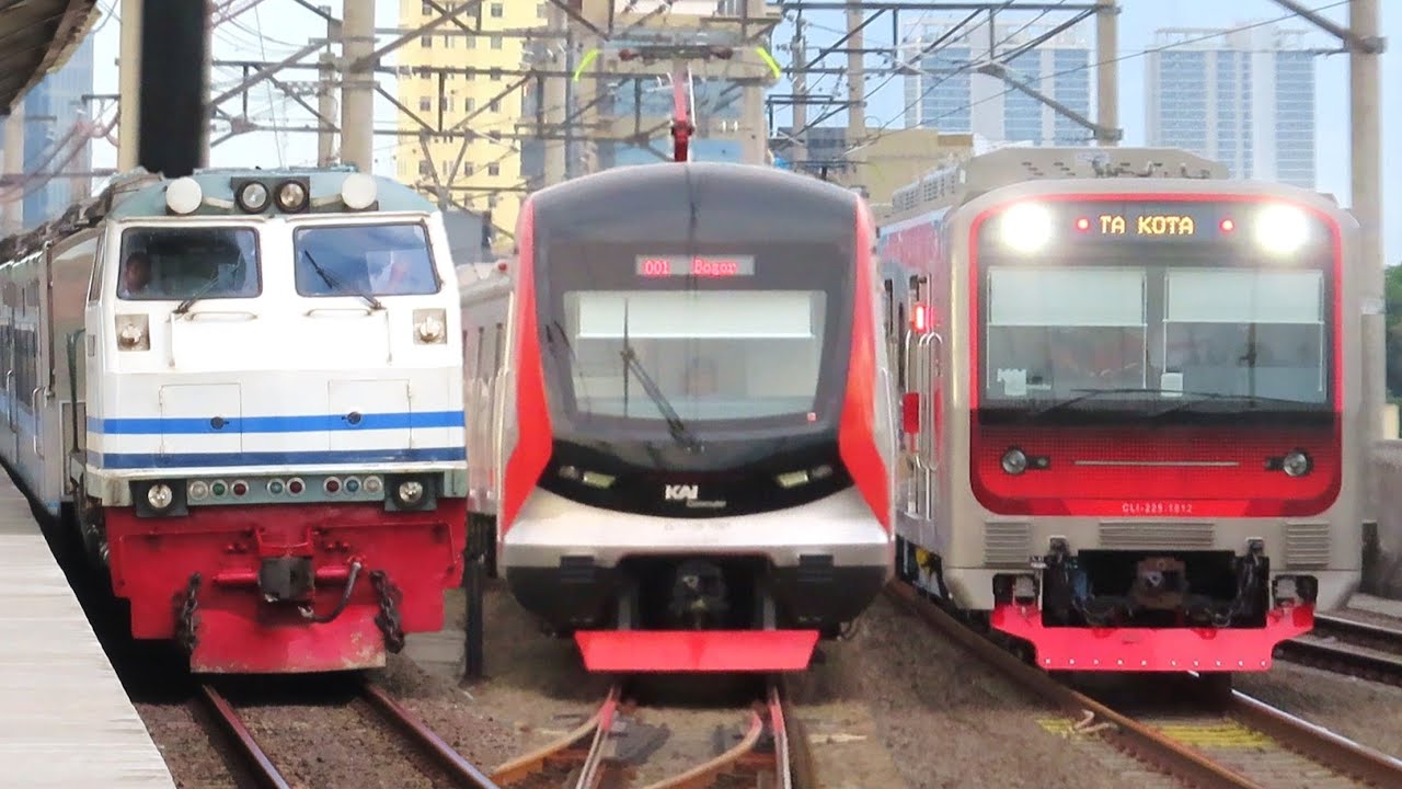 Kompilasi Kereta Api dan KRL Commuter Line di Stasiun : Ada Lokomotif Livery Garis Biru & KRL INKA